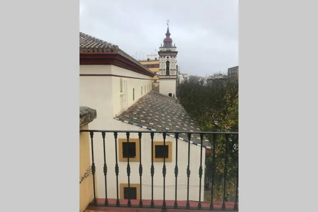 Apartamento suite San Roque. Street Lecha Marzo. Sevilla